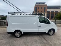 NISSAN NV300