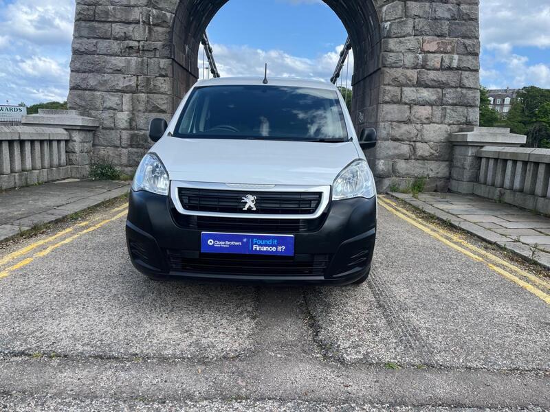 PEUGEOT PARTNER