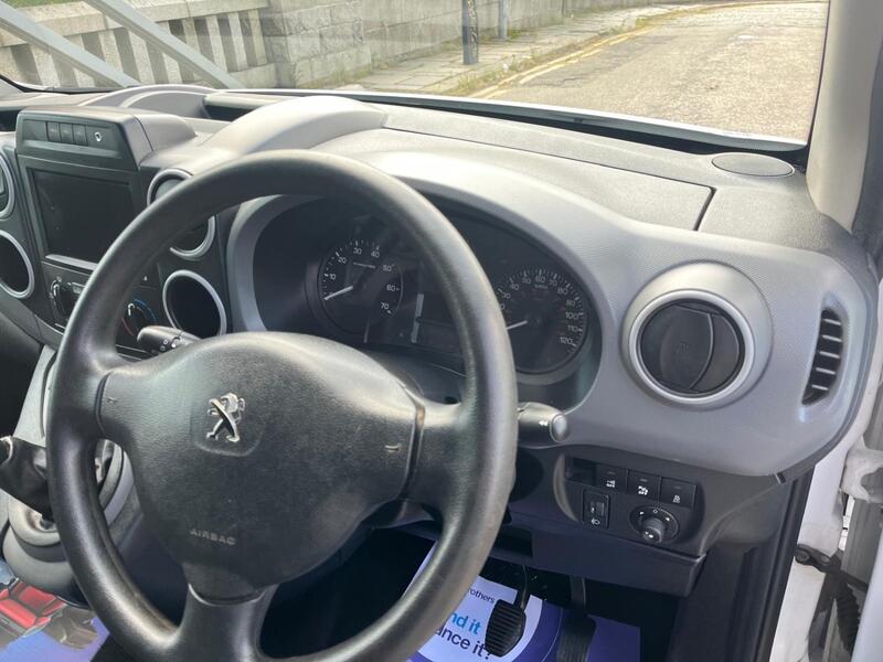 PEUGEOT PARTNER