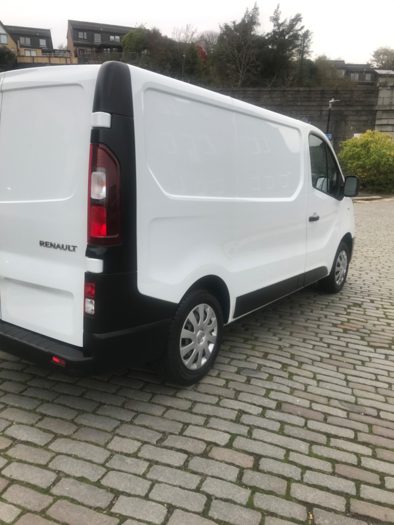 RENAULT TRAFIC
