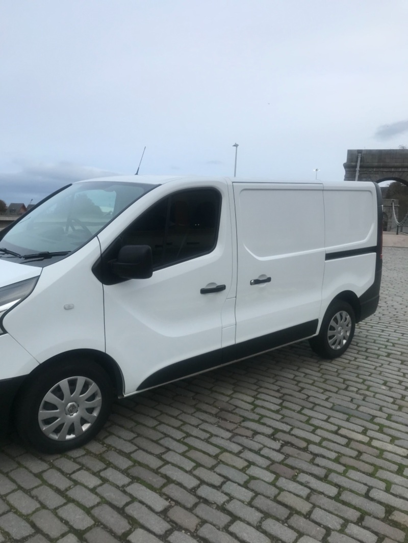 RENAULT TRAFIC