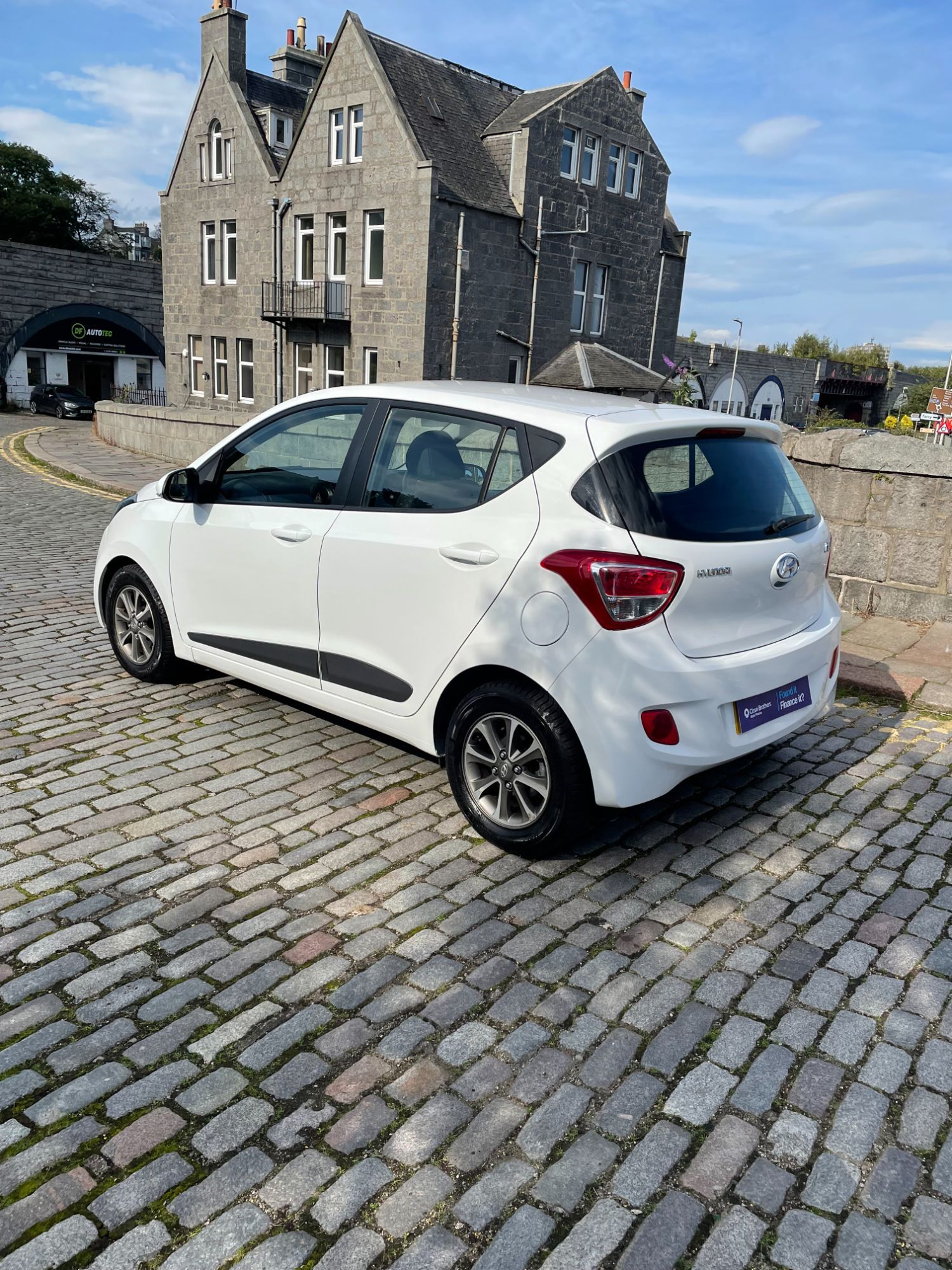 Used HYUNDAI I10 2015 White in Aberdeen, Scotland Vans4u Aberdeen Limited